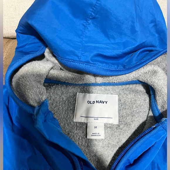 Boys 3T Old Navy hooded jacket EUC - Picture 2 of 2